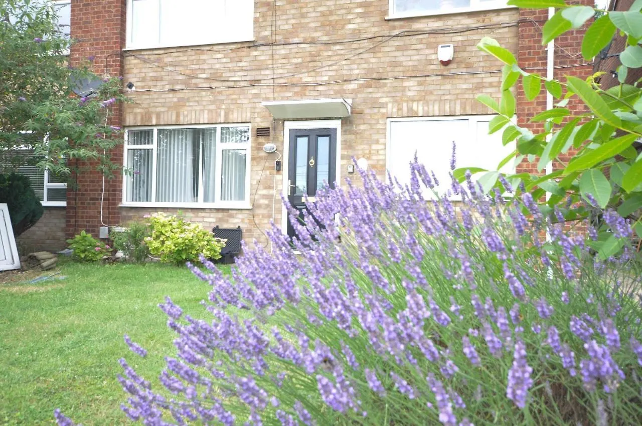 Modern 2 Bed Apartment Luton  0*, Luton (Bedfordshire)