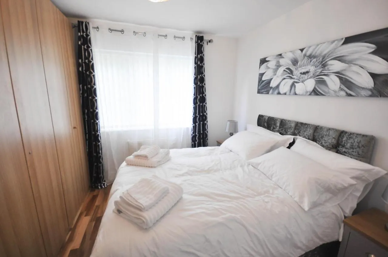 Modern 2 Bed Apartment Luton  United Kingdom