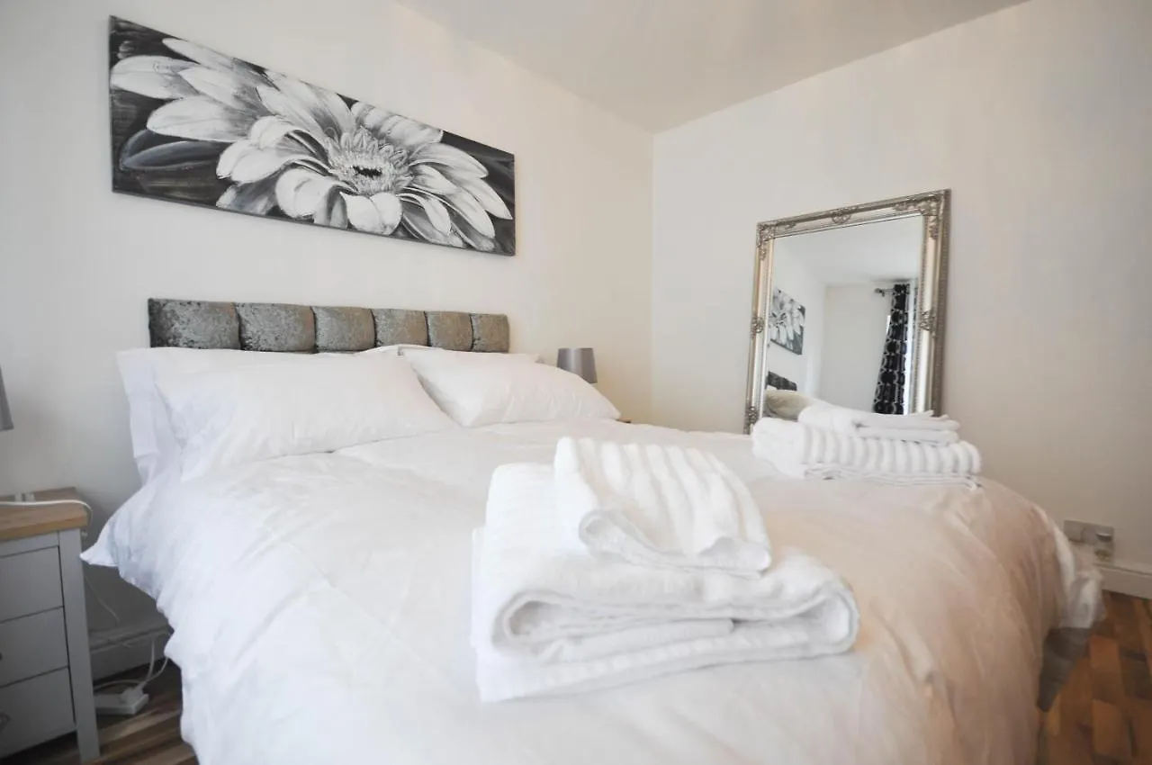 Modern 2 Bed Apartment Luton  Luton (Bedfordshire)