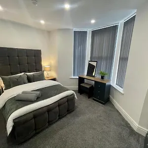 https://osbourne-luxury-suites.hotelsin-chester.com